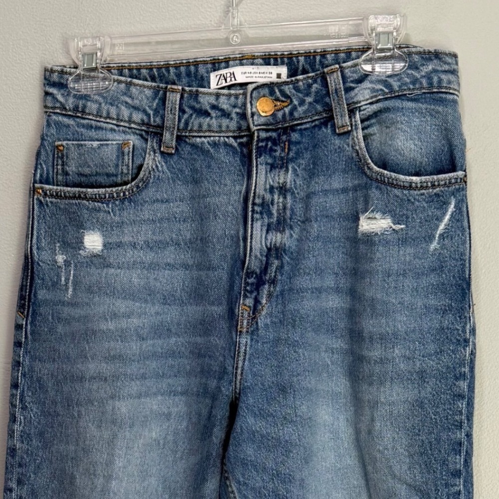 Zara Women High Rise Distressed Mom Jeans Blue Medium Wash Size 8 Tapered Leg - Picture 2 of 4